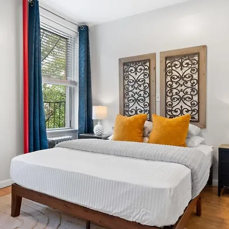 Convenient 2Br - Walking Distance To Times Square Appartement